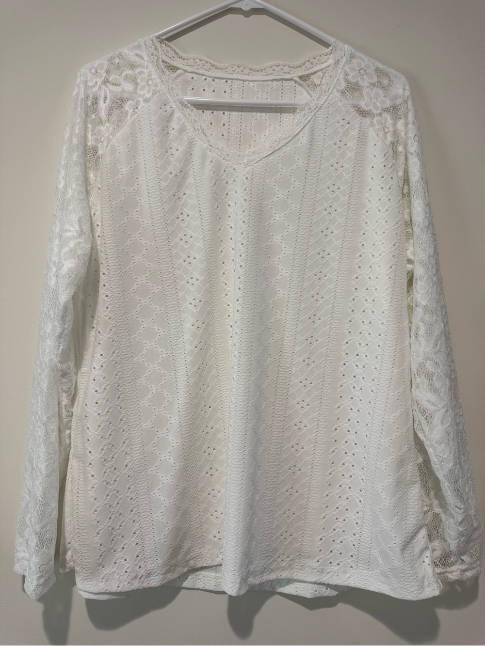 Women's White Lace Eyelet Long-Sleeve Top